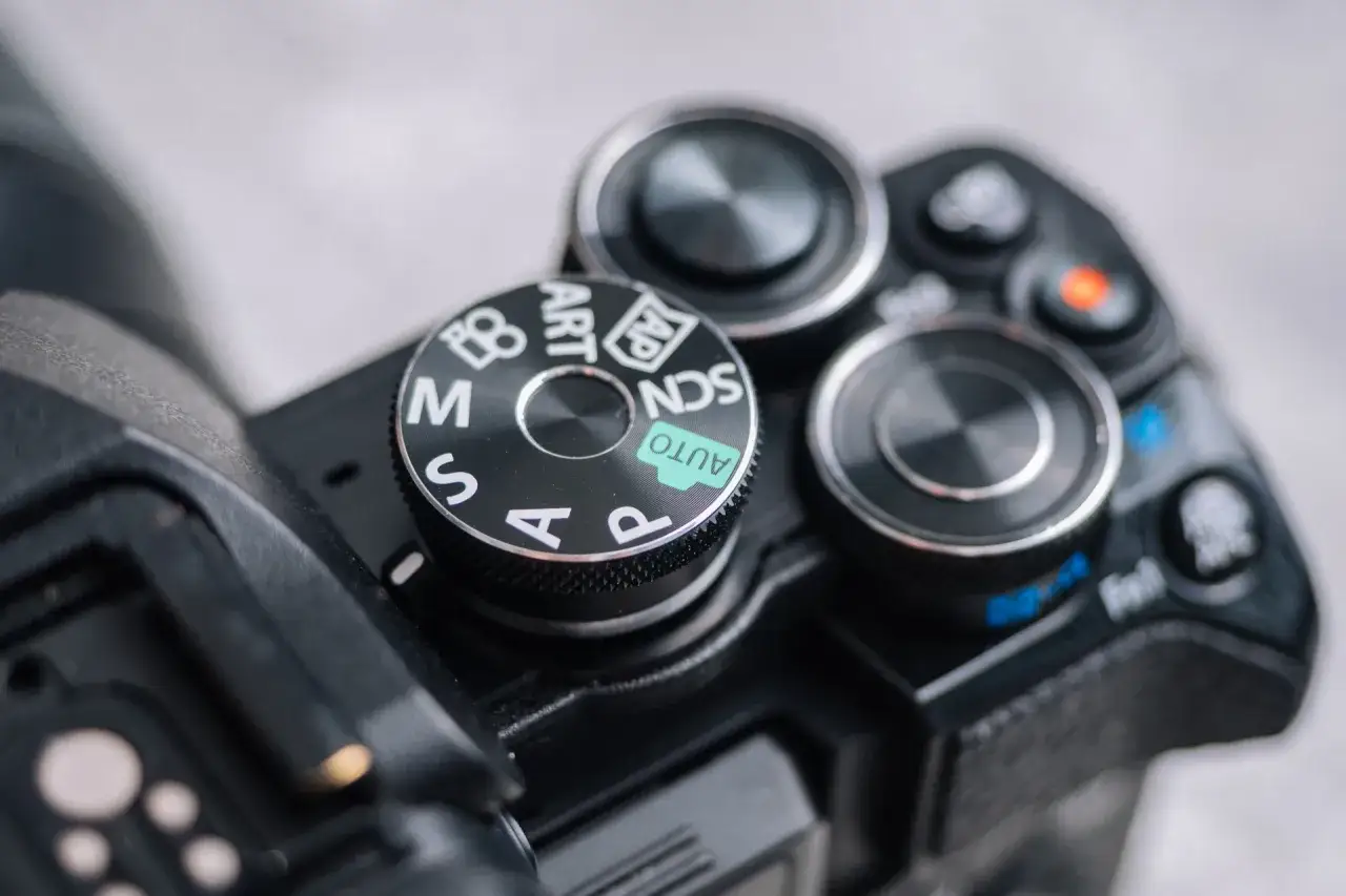 pokrętło tryb&oacute;w aparatu Canon z trybami P Av Tv M