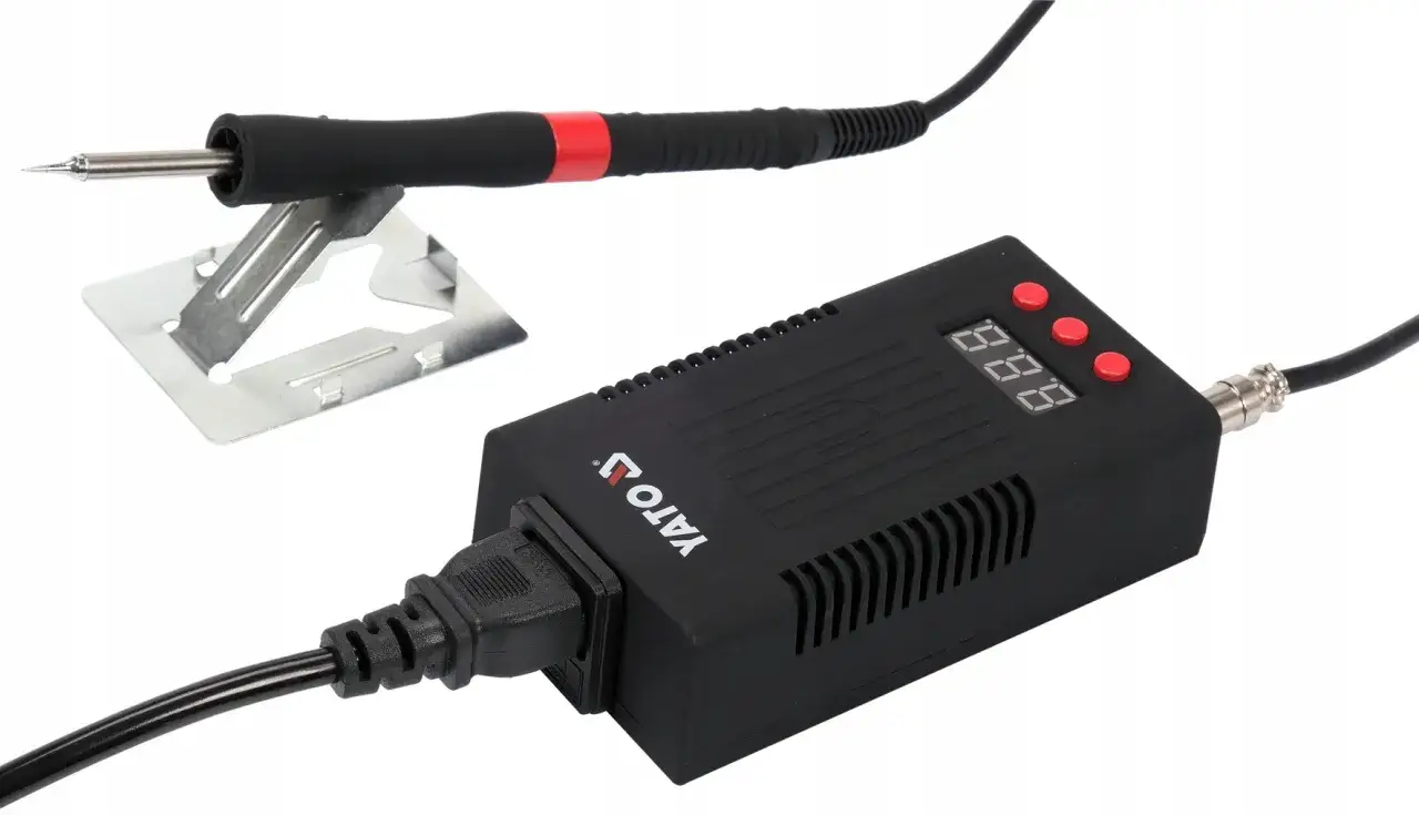 Cyfrowa lutownica Yato z wyświetlaczem LED i podstawką. Idealna, gdy zastanawiasz się, jaka lutownica do elektroniki będzie najlepsza.