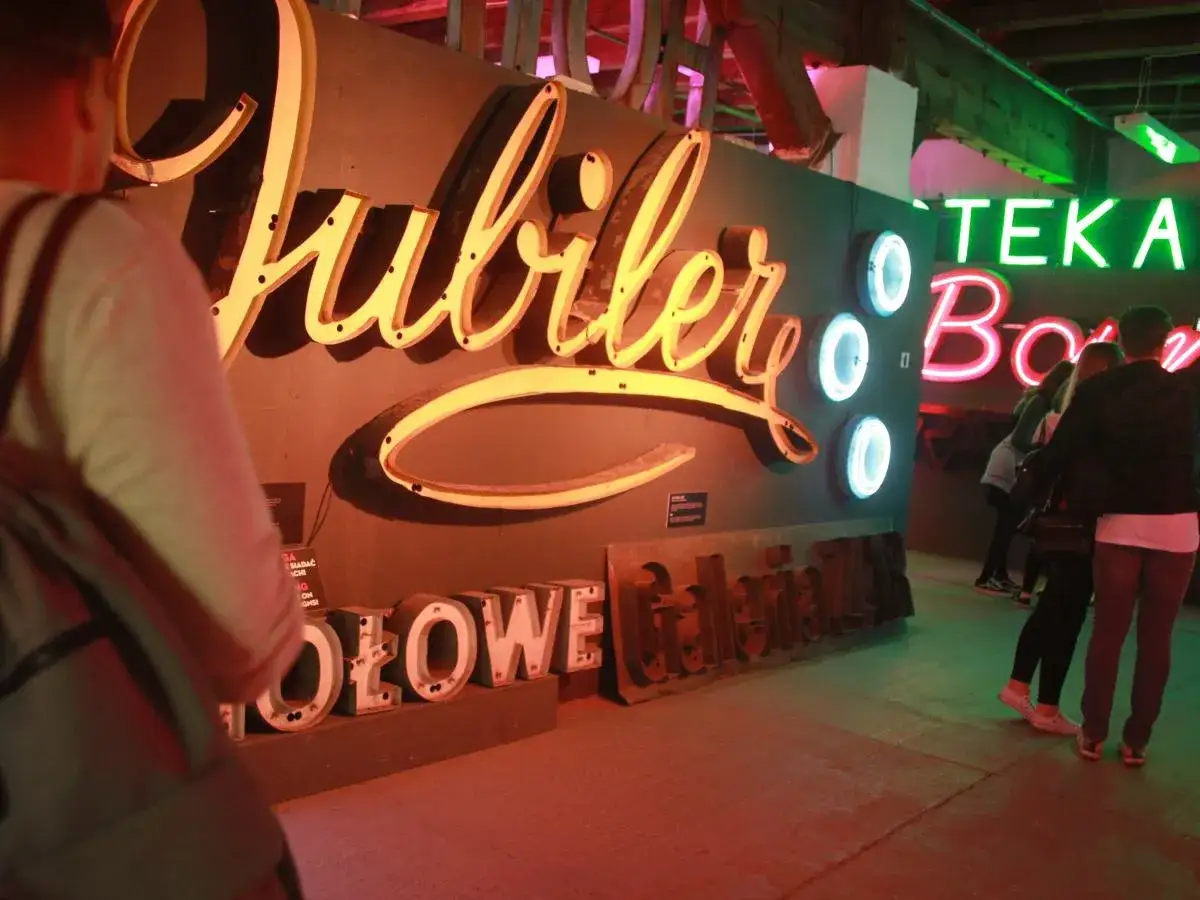 Muzeum Neonów Warszawa, Elektrownia Powiśle