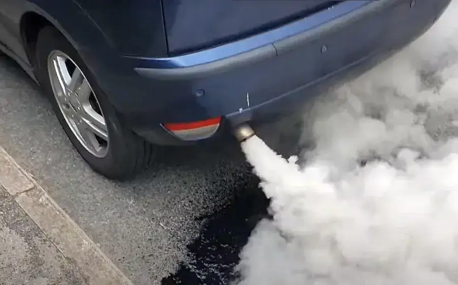 Zdjęcie Jak szybko ugasić rozbiegany silnik? Skuteczne metody ratunku