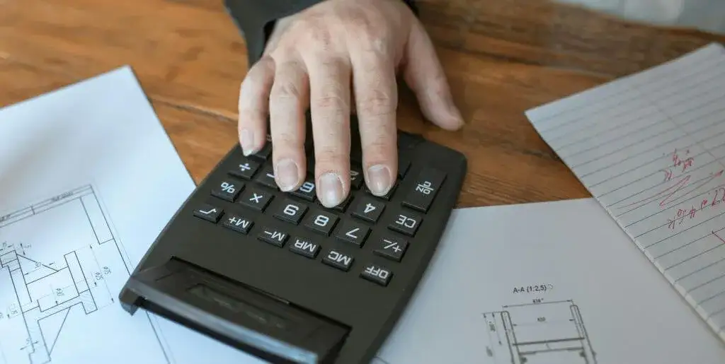 Zdjęcie Ile kosztuje zrobienie kosztorysu remontu? Poznaj ukryte wydatki
