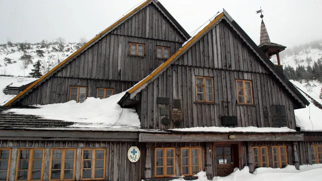 Zdjęcie Ile kosztuje nocleg w schronisku? Ceny, porady i zniżki na pobyt