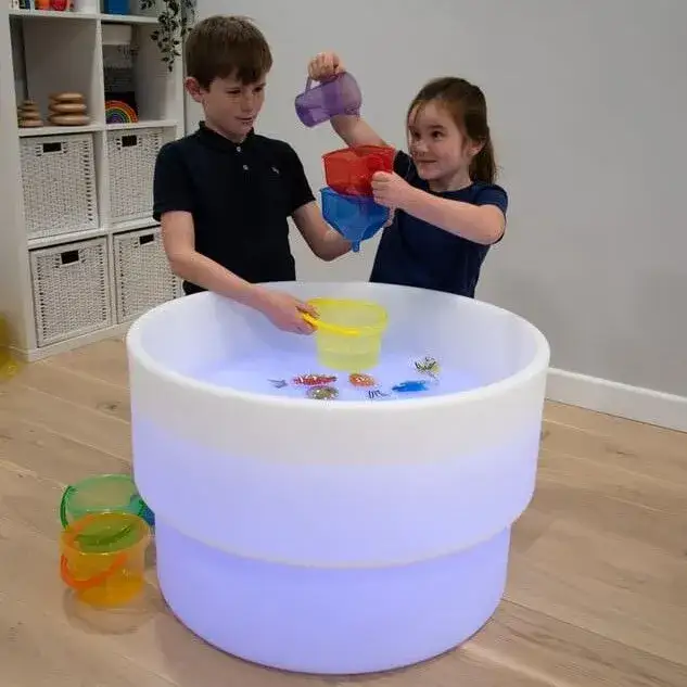 Zdjęcie Jak stolik sensoryczny wspiera rozwój dziecka i wybór modelu