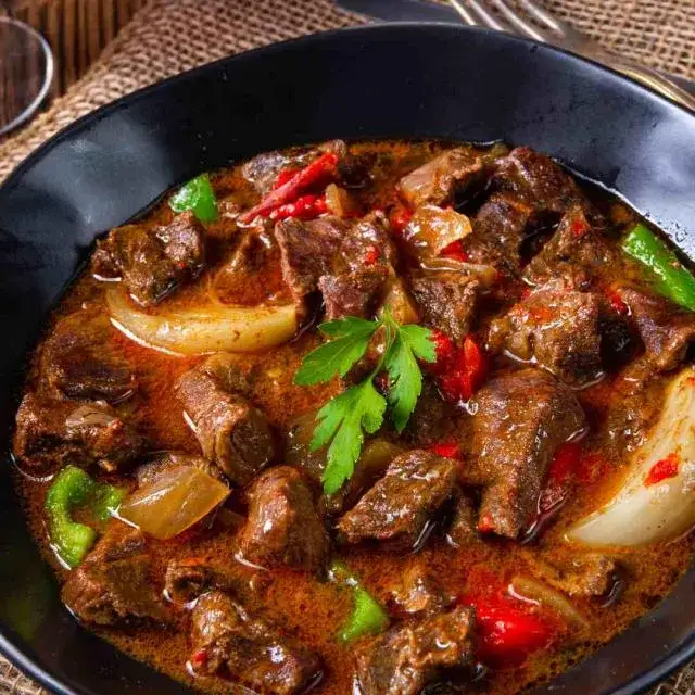 Zdjęcie Jak zrobić gulasz z wołowiny, aby był miękki i pełen smaku