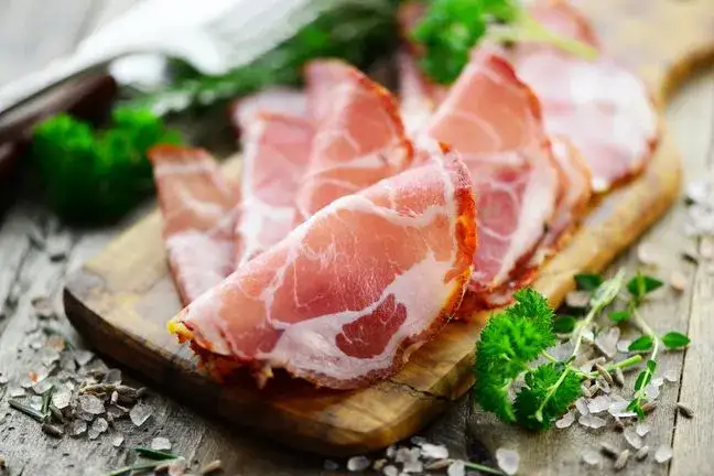 Zdjęcie Czy szynka parmeńska jest zdrowa? Odkryj ukryte ryzyka i korzyści