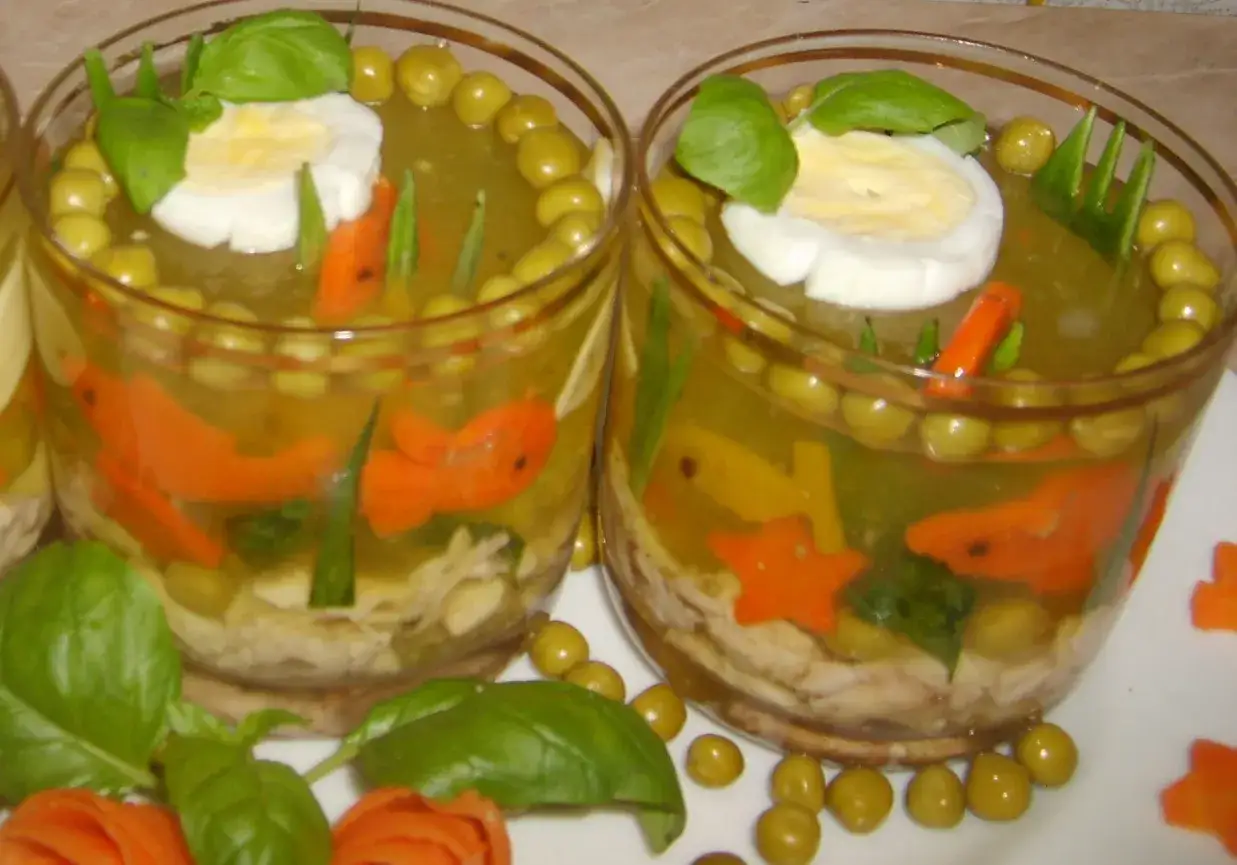 Zdjęcie Czy galaretka z kurczaka jest lekkostrawna? Sprawdź jej właściwości!