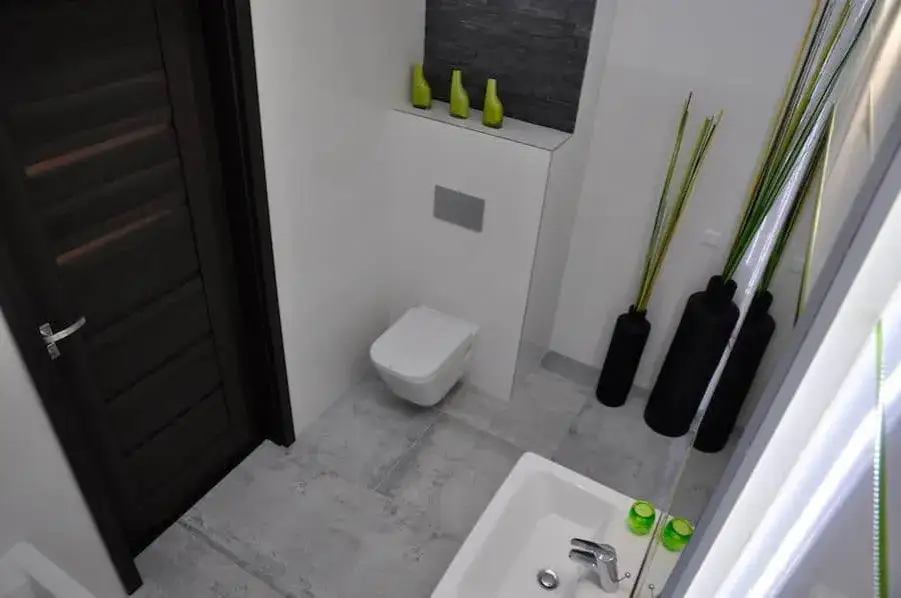 Zdjęcie Mała łazienka jak urządzić tanio - 10 skutecznych pomysłów na oszczędności