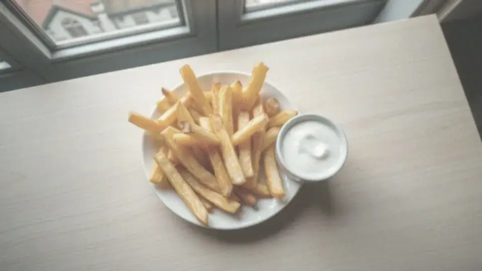 Zdjęcie Czy frytki są lekkostrawne? Odkryj, co wpływa na ich trawienie