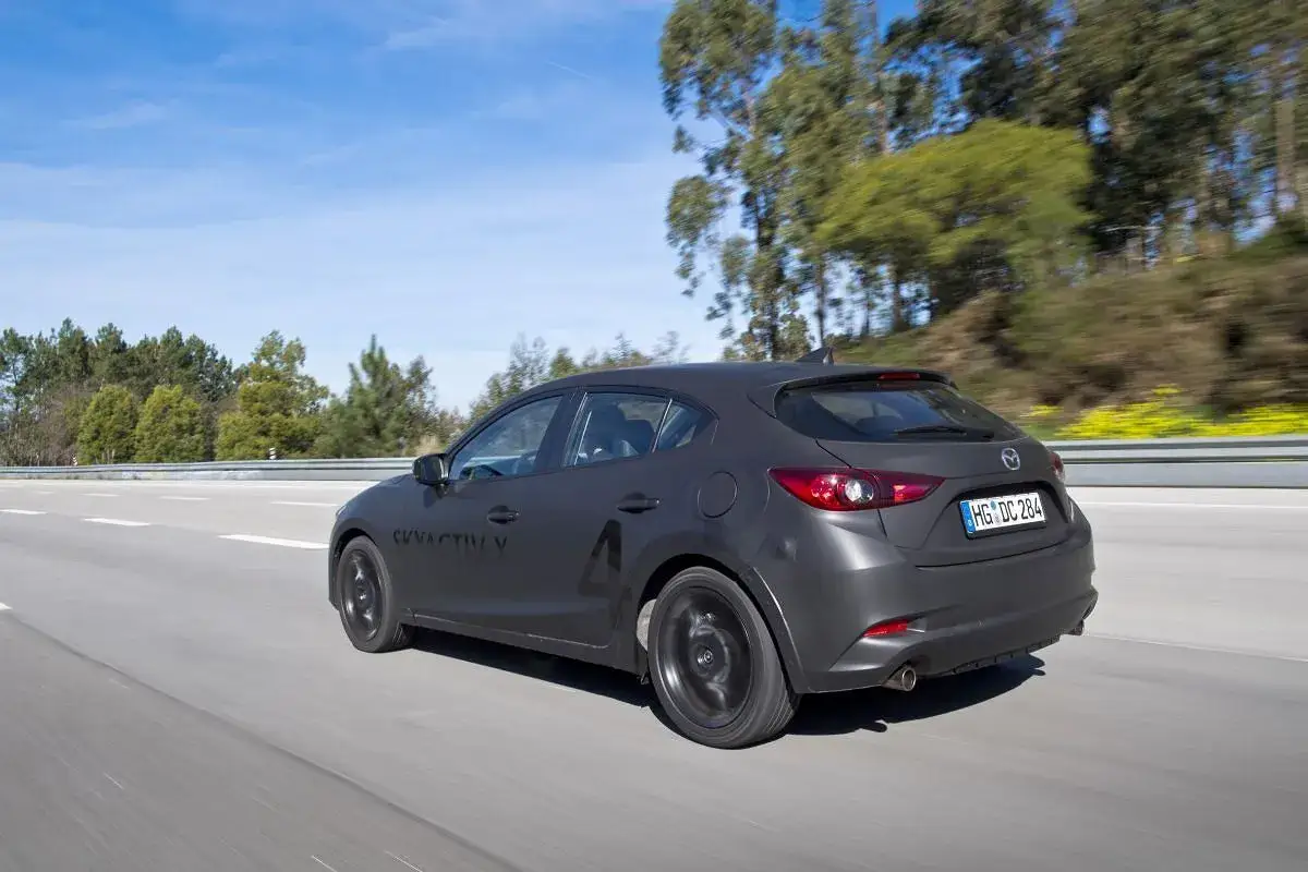 Zdjęcie Jak obliczyć sprawność silnika – kluczowe wzory i praktyczne porady