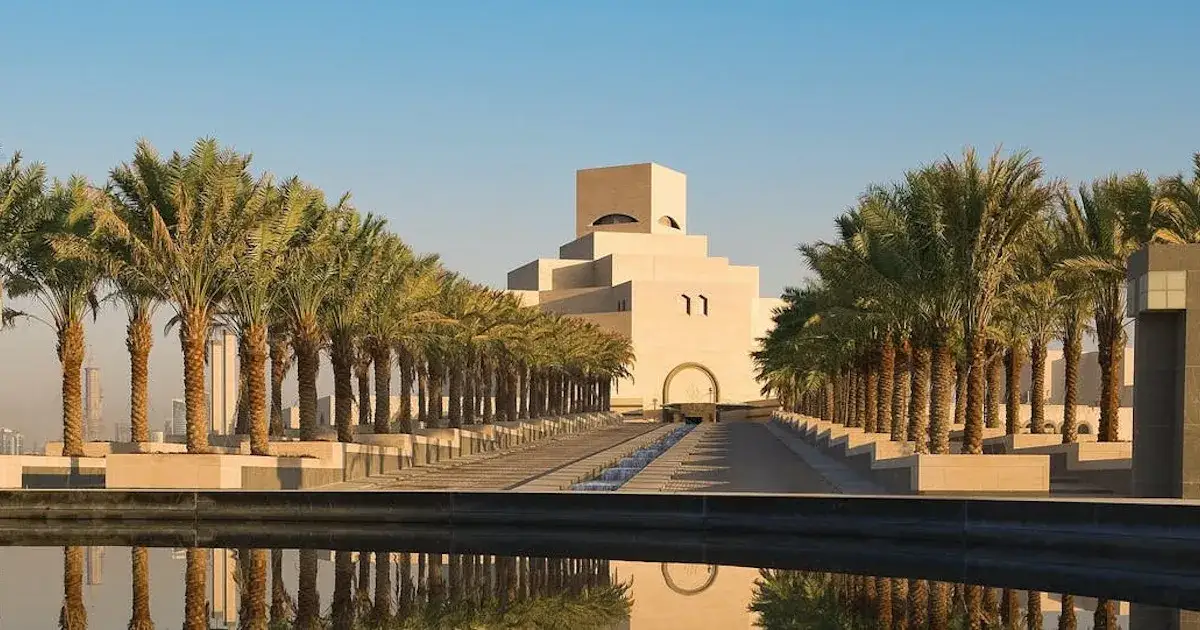 Zdjęcie Muzeum sztuki islamskiej w Doha: odkryj jego niezwykłe piękno i historię