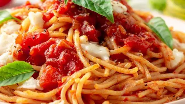 Zdjęcie Zdrowe spaghetti z mięsem drobiowym – szybki przepis na obiad
