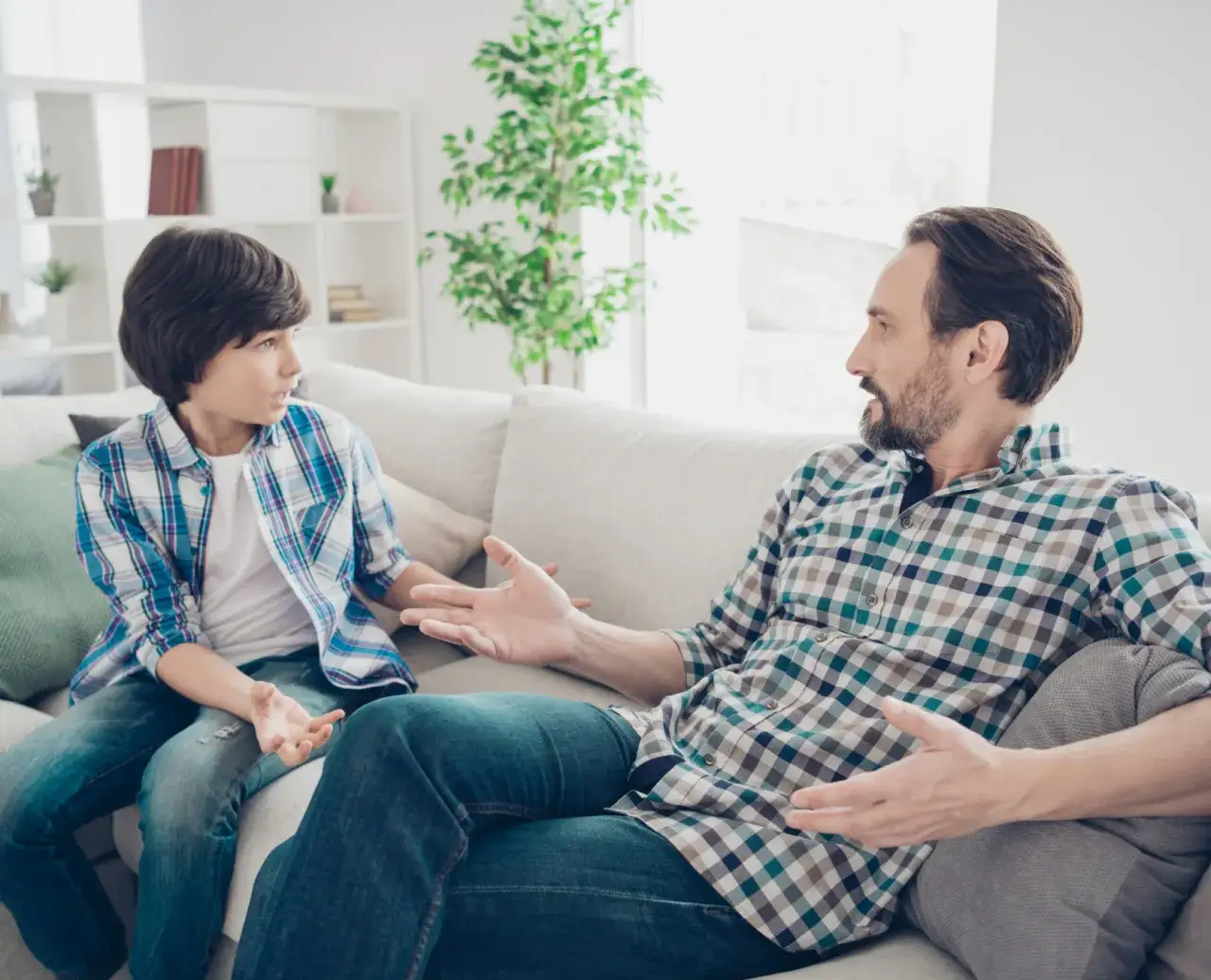 Zdjęcie Jak rozmawiać z synem o dziewczynie: 9 kluczowych porad dla rodziców