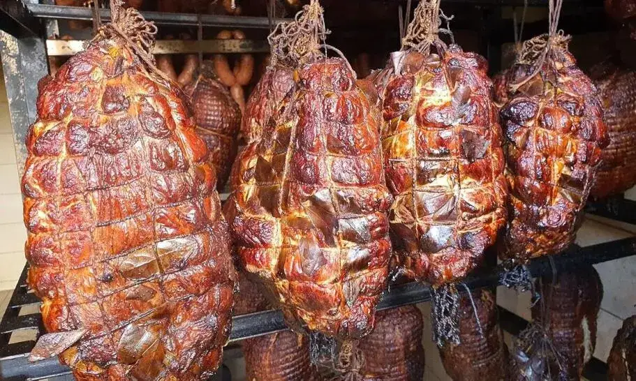 Zdjęcie Gdzie kupić peklowaną wołowinę? Sprawdzone miejsca i marki