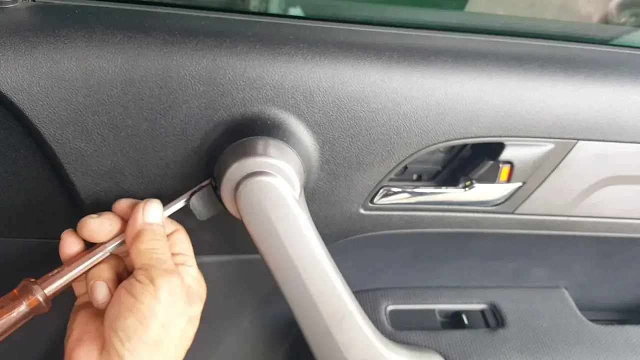Zdjęcie Jak zdjąć boczek drzwi Honda CR-V bez uszkodzeń i łatwo