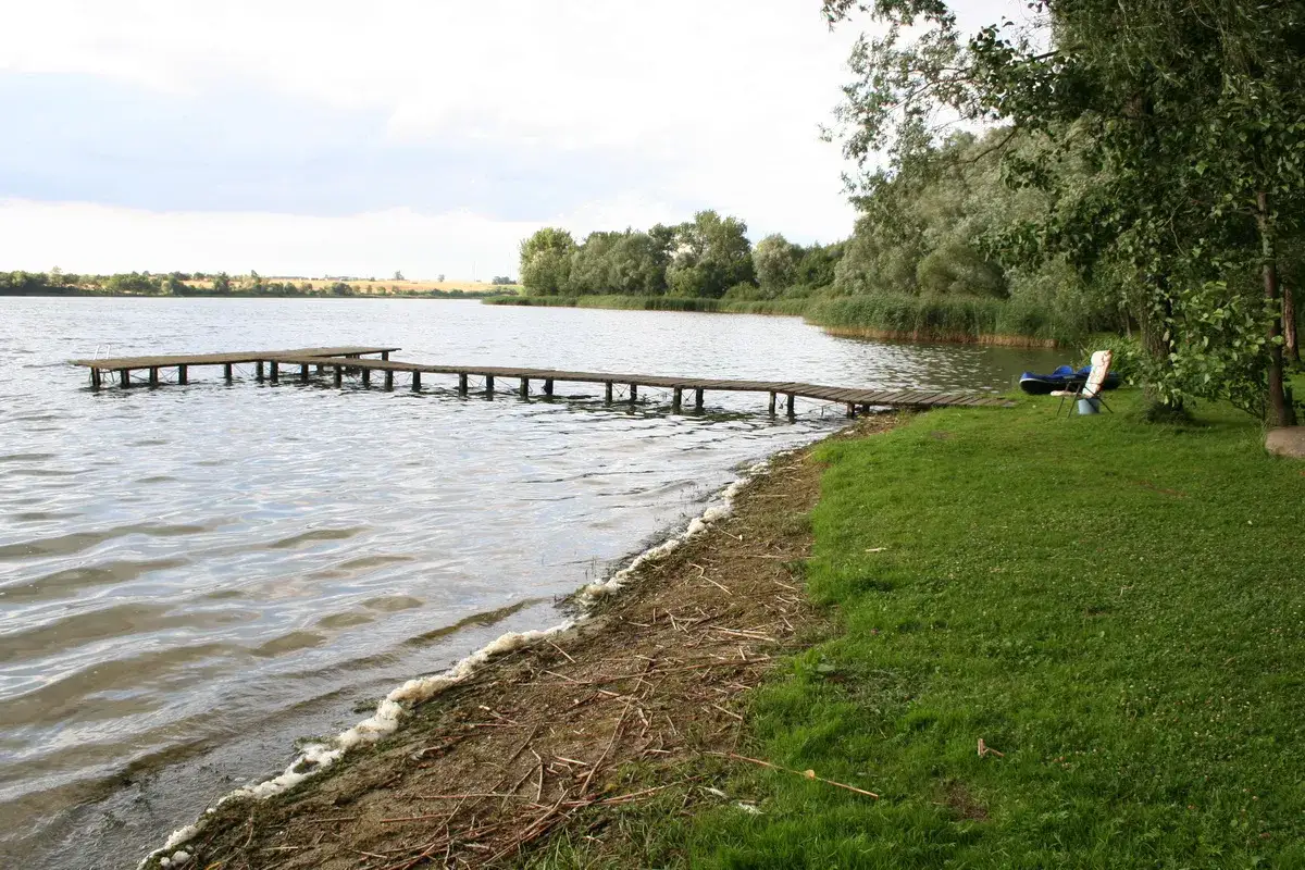 Zdjęcie Jezioro Popielewskie - odkryj tajemnice i atrakcje tego miejsca