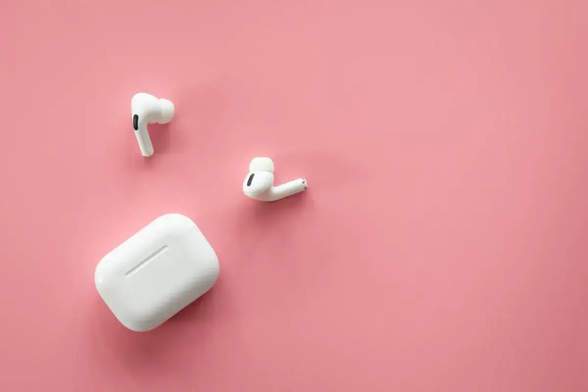 Zdjęcie Jak sprawdzić oryginalność AirPods i uniknąć fałszywych słuchawek