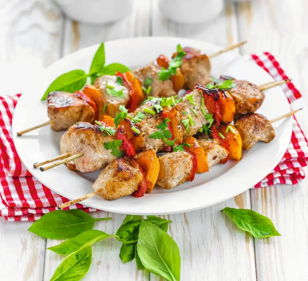 Zdjęcie Szaszłyki w piekarniku ile stopni? Sprawdź idealną temperaturę!