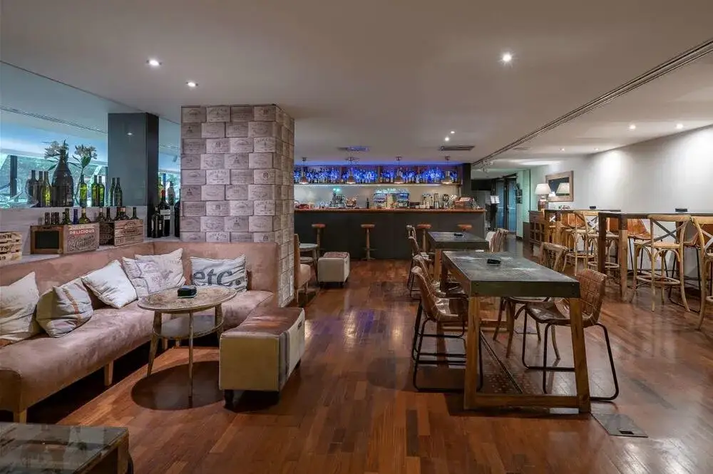 Zdjęcie Hotel Vincci Soma: Conoce sus incre&iacute;bles servicios y ubicaci&oacute;n en Madrid