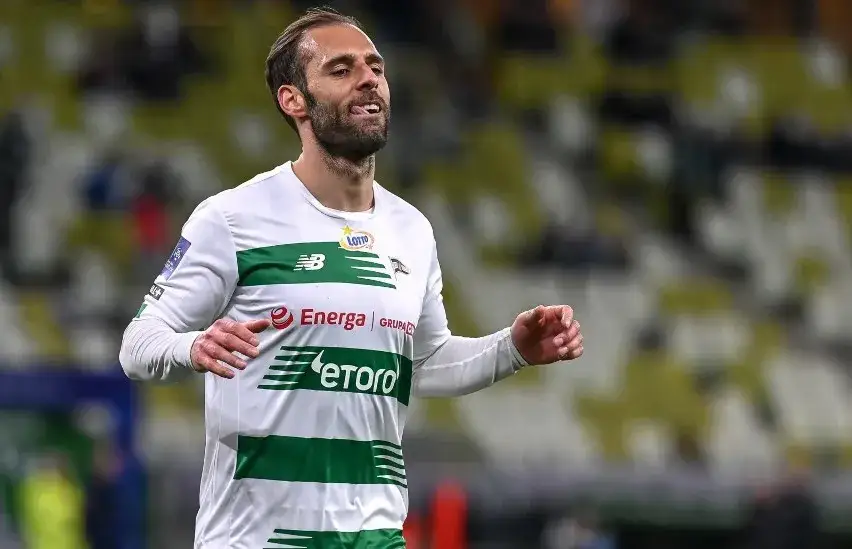 Zdjęcie Zarobki Flavio Paixão: ile naprawdę zarabia piłkarz Lechii Gdańsk?