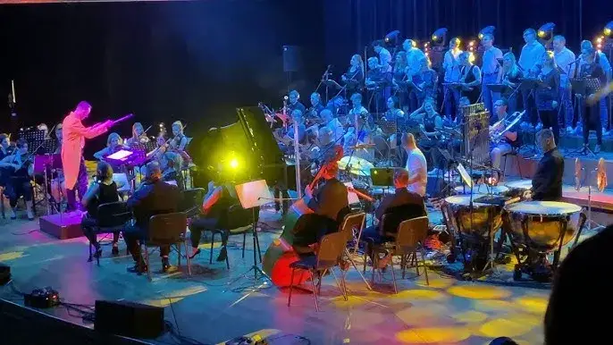 Zdjęcie Muzyka symfoniczna Queen: Przeżyj niezwykłe koncerty na żywo