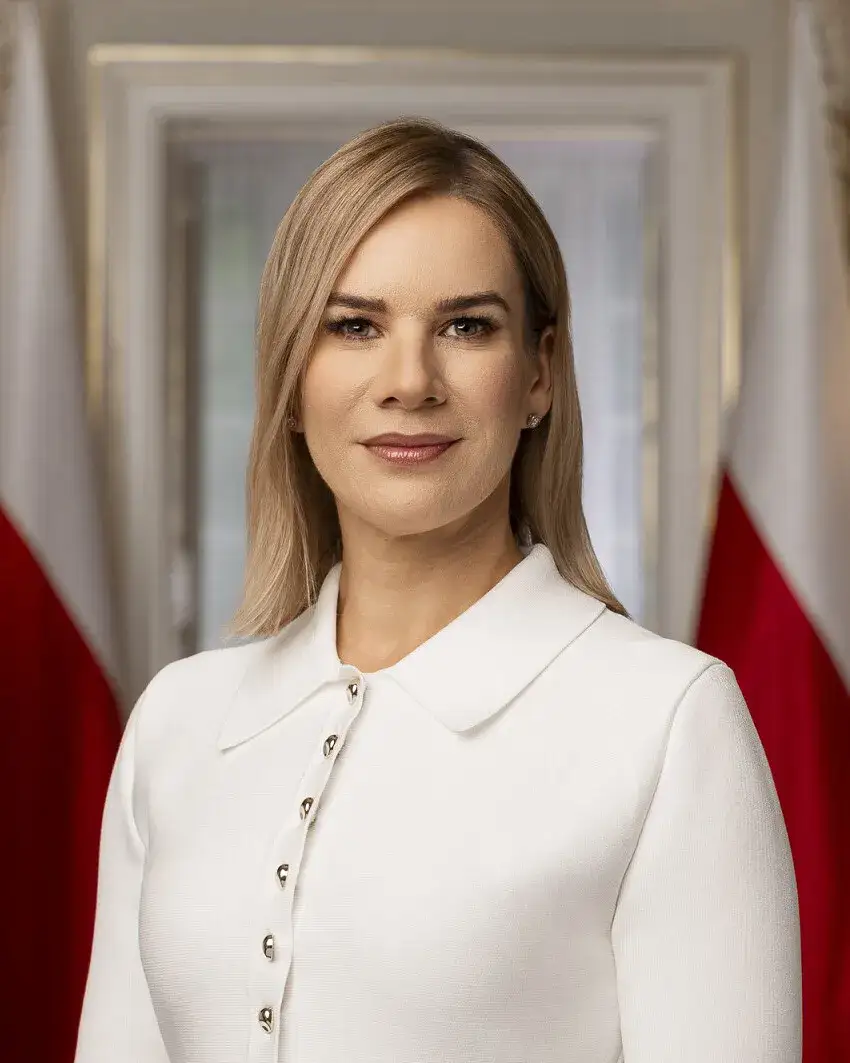 Zdjęcie Ile ma lat żona Nawrockiego? Zaskakująca historia Marty Nawrockiej