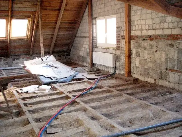 Zdjęcie Co na podłogę na strychu aby uniknąć kosztownych błędów