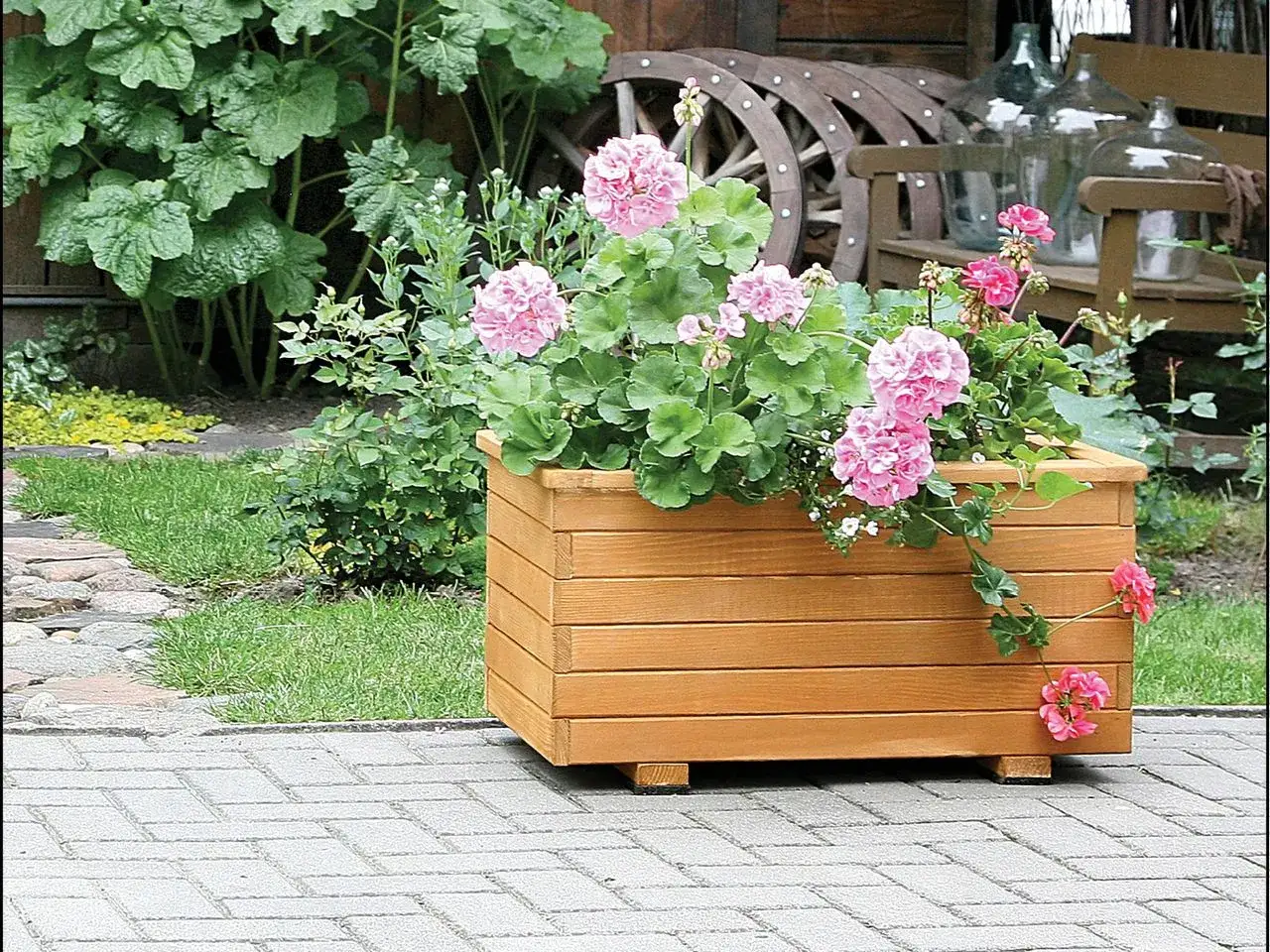 Zdjęcie Jak zrobić skrzynki na kwiaty - proste kroki i unikalne pomysły