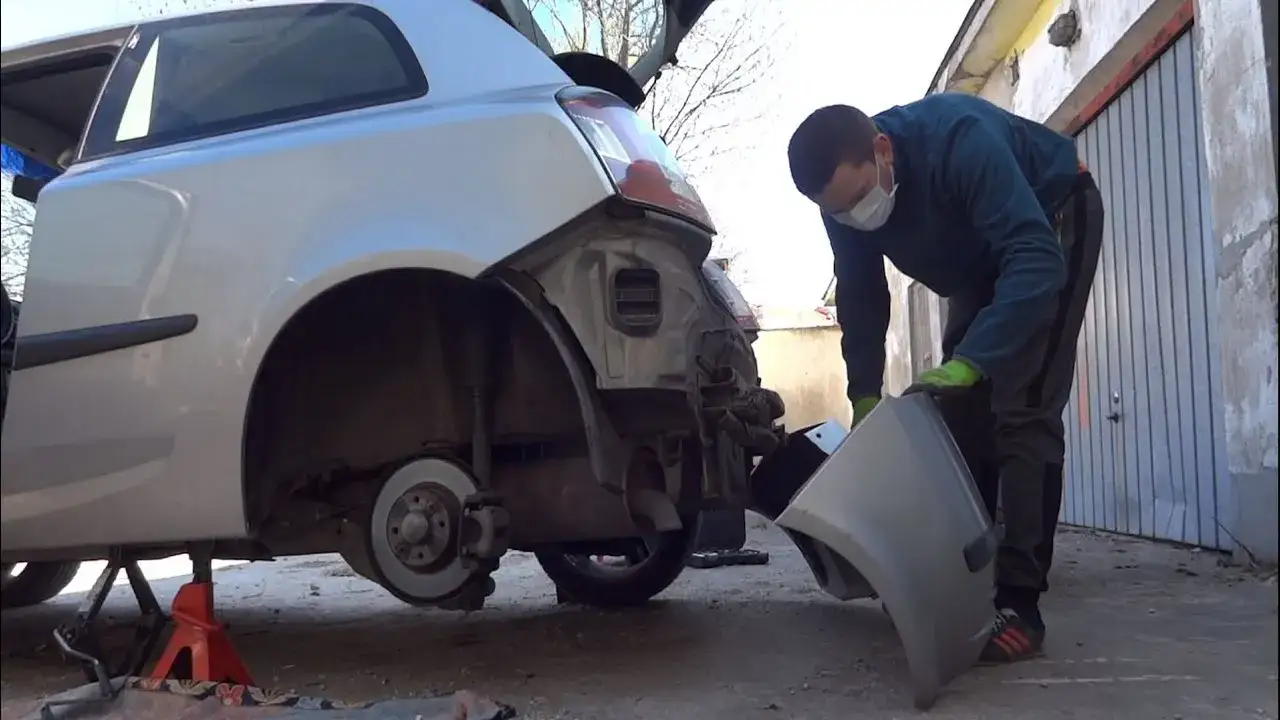 Zdjęcie Jak wymienić zderzak - uniknij kosztownych błędów przy naprawie