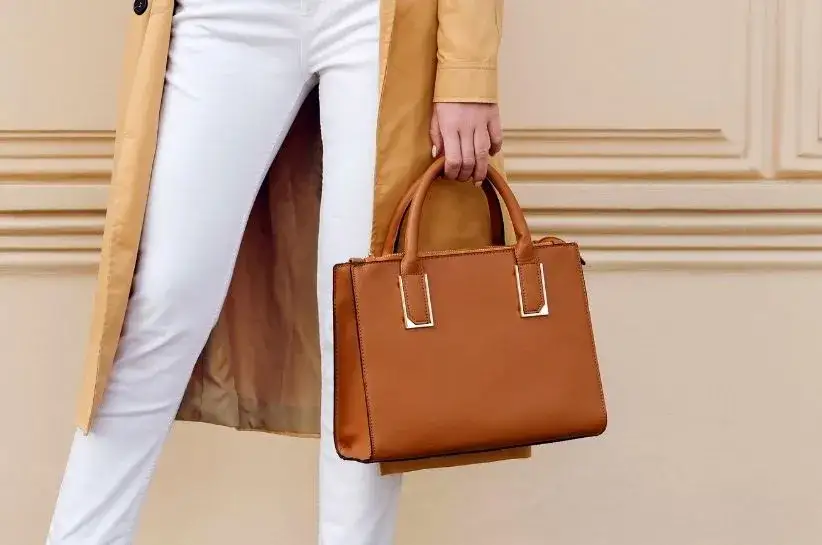 Zdjęcie Odkryj Stylowe Torebki w Kolorze Camel - Idealna Torba na Każdą Okazję