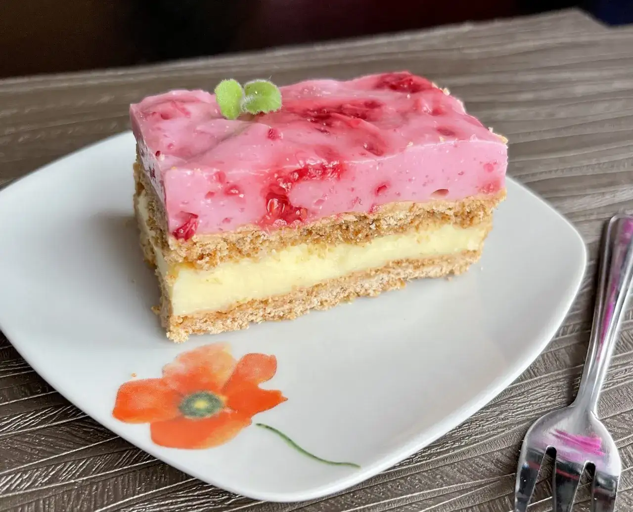 Zdjęcie Malinowy Król – prosty przepis na pyszne ciasto z malinami