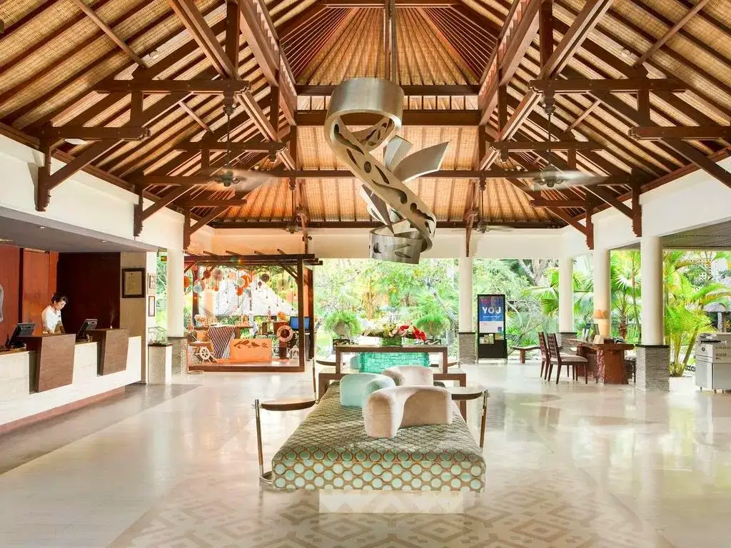 Zdjęcie Co to jest lobby w hotelu i jakie pełni funkcje w obiekcie?