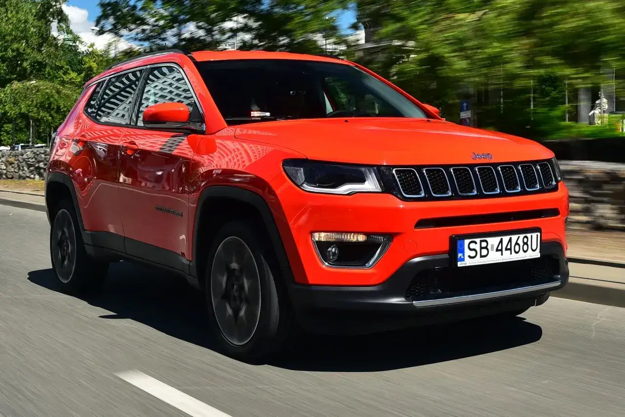 Zdjęcie Jeep Compass czy warto kupić? Odkryj zalety i wady tego SUV-a