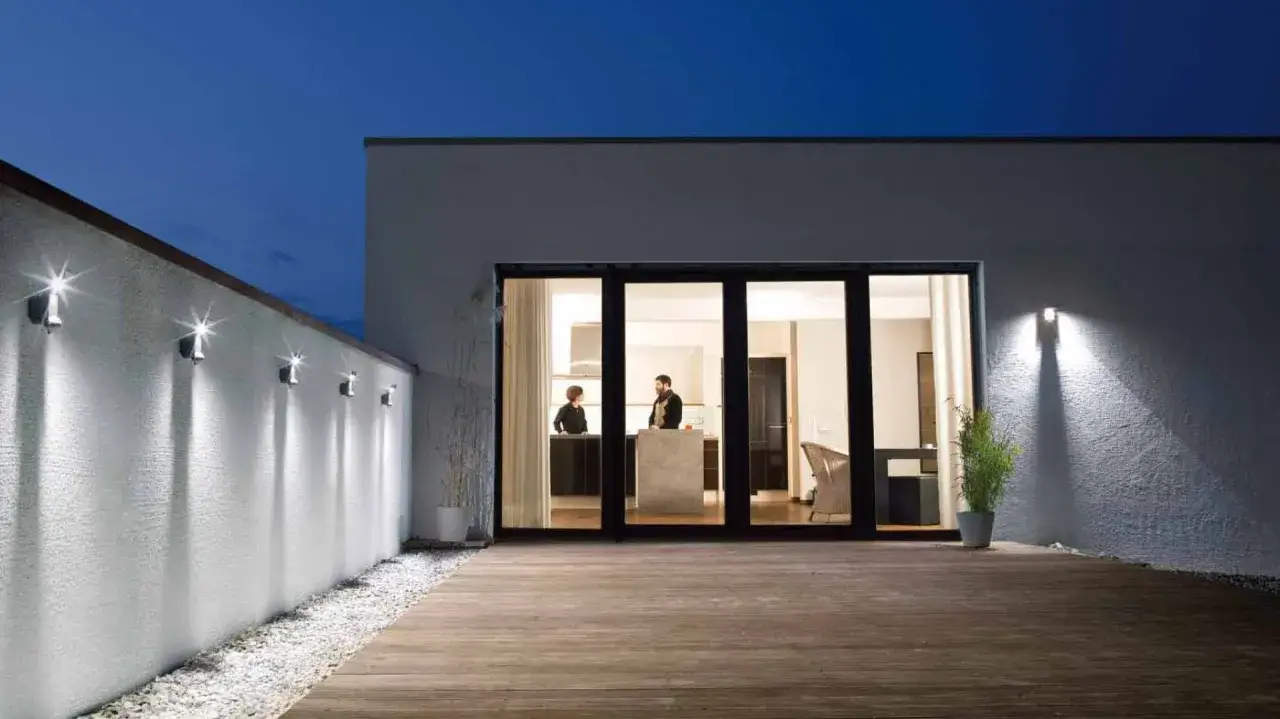 Zdjęcie Jakie lampy na elewację? Oświetlenie, które podkreśli Twój dom