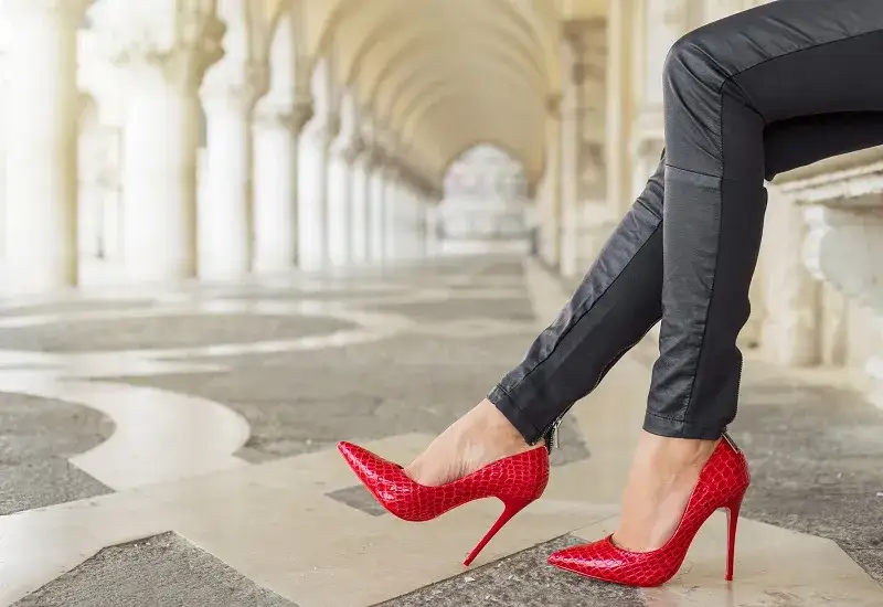 Zdjęcie Jak kupić wygodne buty na obcasie i uniknąć bólu stóp