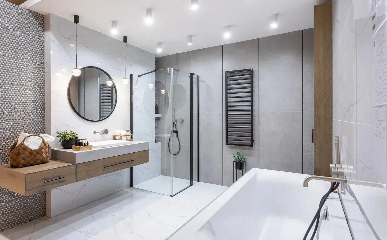 Zdjęcie Jakie kolory płytek do małej łazienki? Oto najlepsze opcje, które powiększą przestrzeń