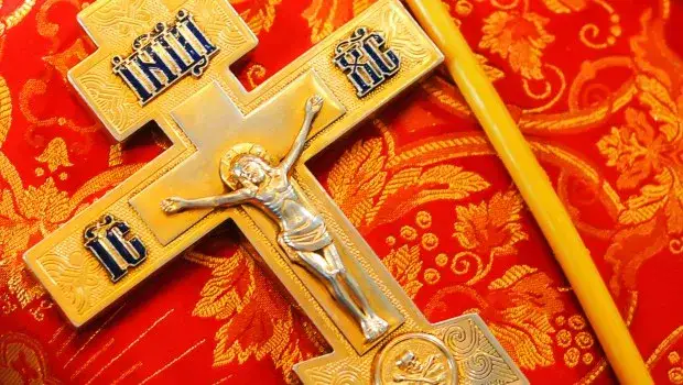 Zdjęcie Czy katolik może nosić krzyż prawosławny? Oto, co warto wiedzieć