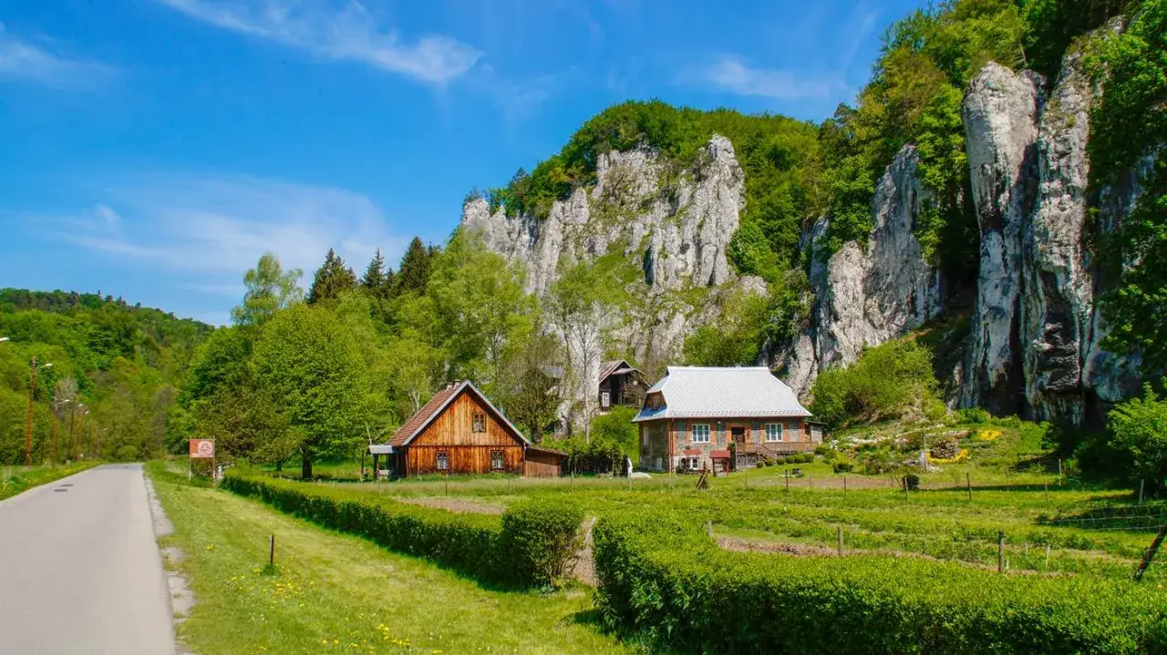 Zdjęcie Gdzie zjeść w Ojcowskim Parku Narodowym? Odkryj najlepsze miejsca