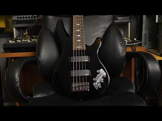 Zdjęcie Basista kontra gitarzysta - na czym polega ich rola w zespole?