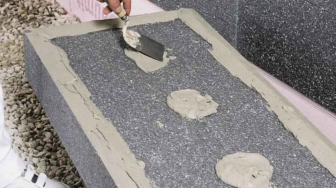 Zdjęcie Jakiej grubości styropian na fundamenty? Uniknij kosztownych błędów.