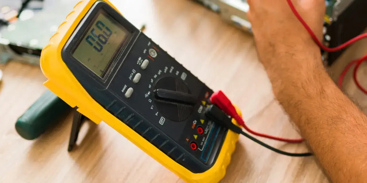 Zdjęcie Jaki multimetr polecacie - najlepsze modele dla każdego użytkownika