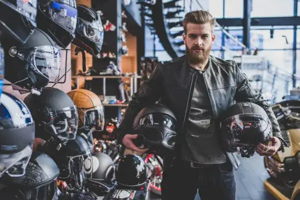 Zdjęcie Jaki kask motocyklowy do 500 zł zapewni bezpieczeństwo i komfort?