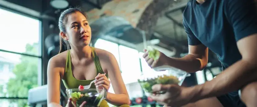 Zdjęcie Co jeść po treningu, aby schudnąć? Sprawdzone posiłki na wagę