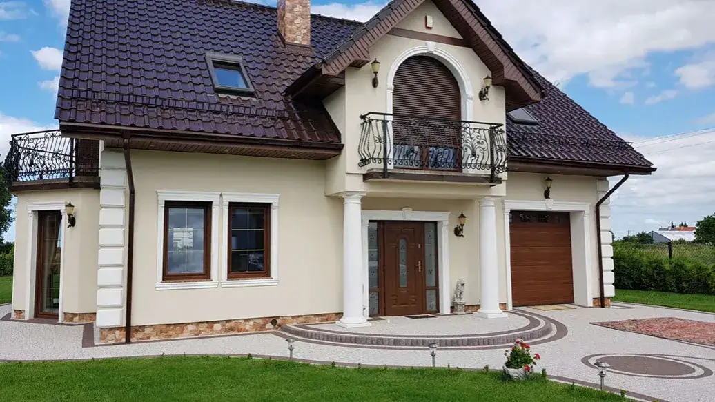 Zdjęcie Sztukateria elewacyjna: Rodzaje, montaż i zastosowanie w domu