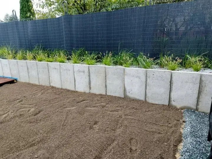 Zdjęcie Mur oporowy betonowy: ceny różnych typów i koszty budowy