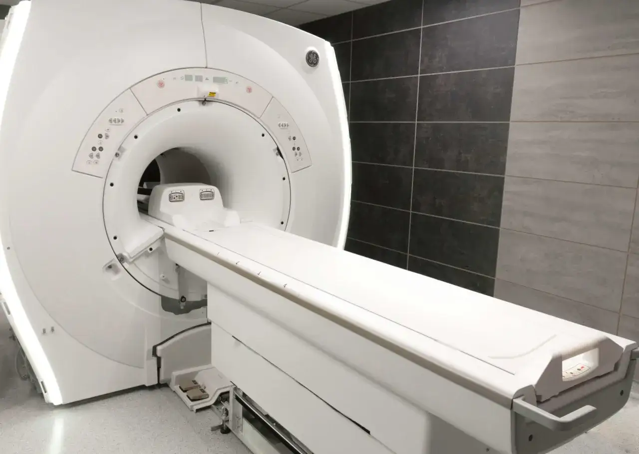 Zdjęcie Rezonans magnetyczny NFZ gdzie najszybciej - uniknij długiego czekania