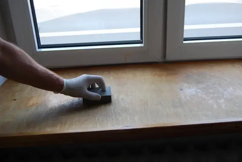 Zdjęcie Jak odnowić drewniany parapet: 10 praktycznych wskazówek