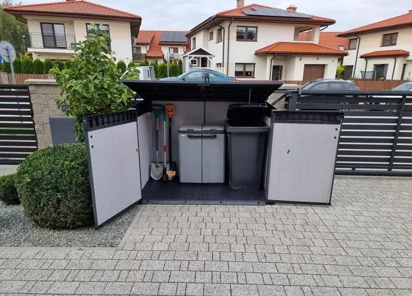 Zdjęcie Jak ukryć kosze na śmieci w ogrodzie - 5 sprawdzonych sposobów maskowania