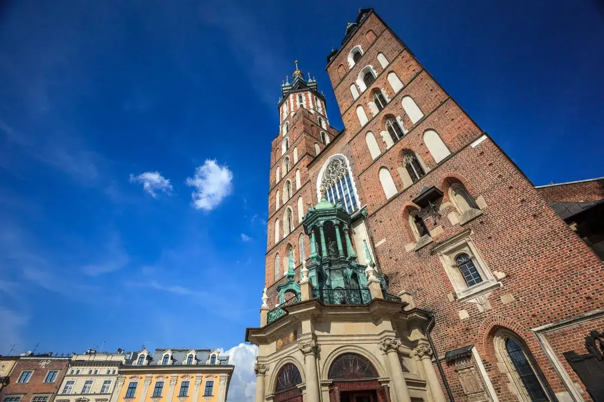 Zdjęcie Gdzie jest kościół mariacki? Odkryj jego lokalizację i znaczenie w Krakowie