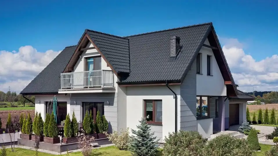 Zdjęcie Jaki kolor dachówki wybrać, aby uniknąć błędnych decyzji budowlanych?