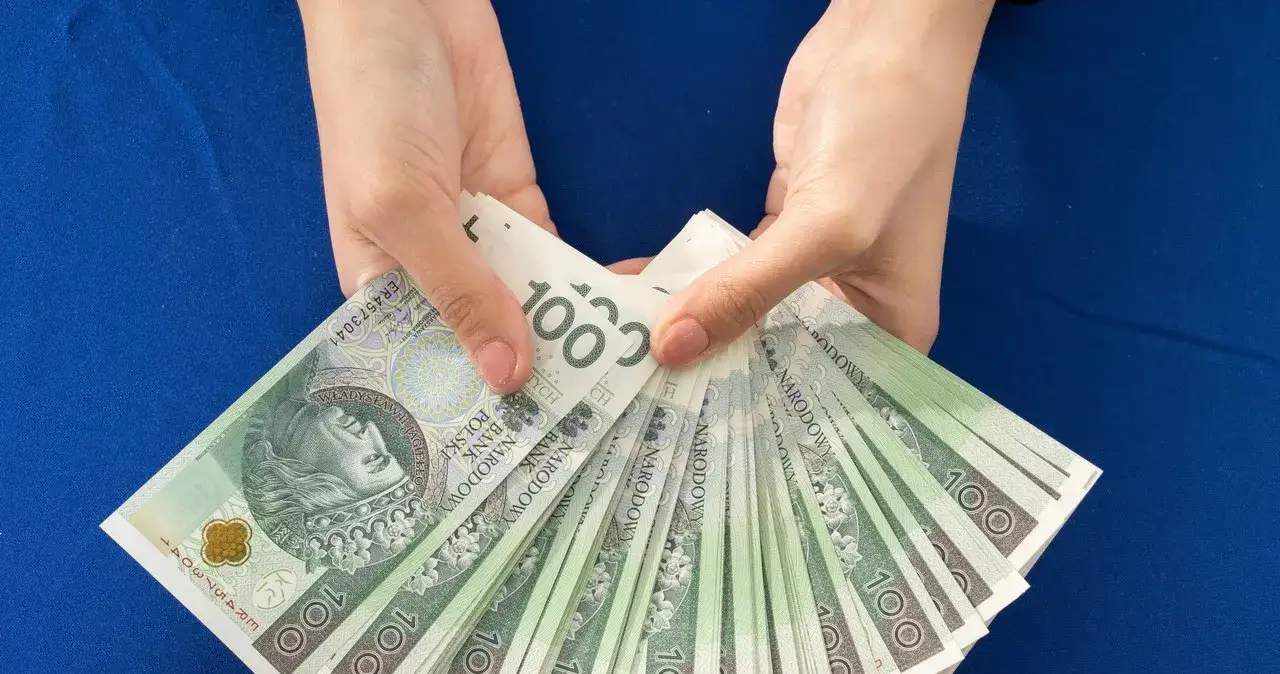 Zdjęcie Ile kasy dać na 60 urodziny? Odpowiednie kwoty na prezent